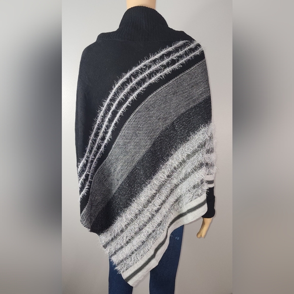 Great Northwest Indigo Black/Gray Striped Sweater Poncho Size Large - Picture 4 of 6